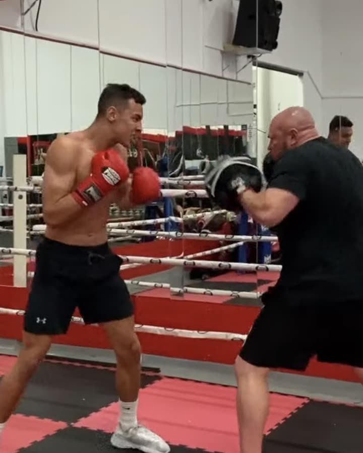 Jaqel Behan training with his father Brad